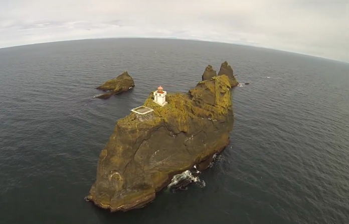 Uno De Los Faros Más Espectaculares Pridrangar En Islandia