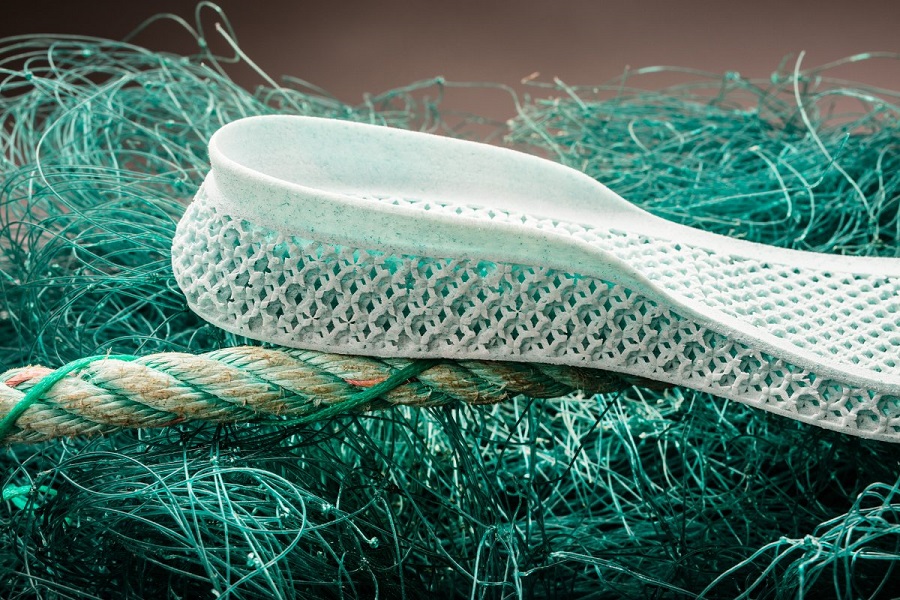 Caracterizar Desbordamiento Oculto Adidas crea unas zapatillas con plástico reciclado del océano